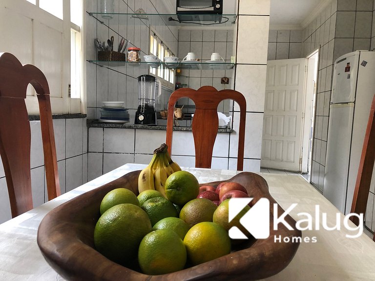 Guest House com 3 quartos em Condomínio na Praia dos Milioná
