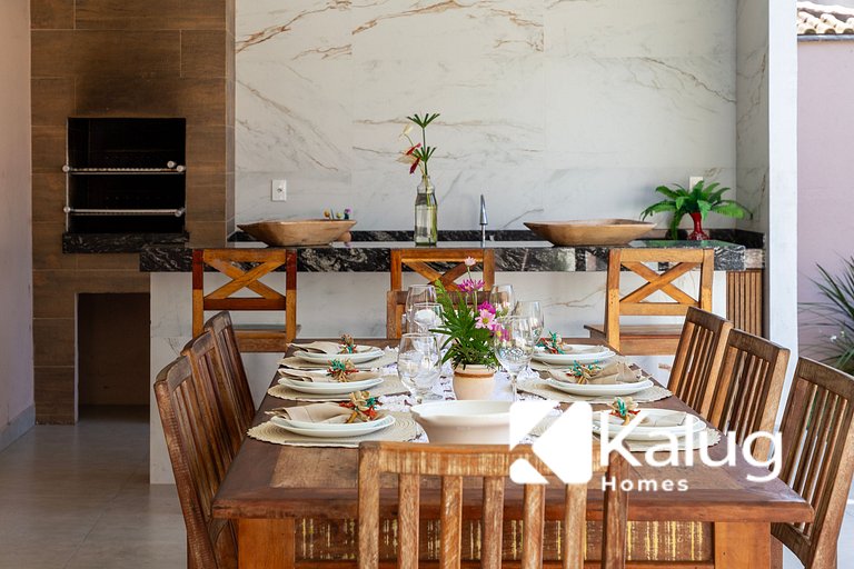 Muito espaço para criançada brincar! Casa com Piscina e Chur