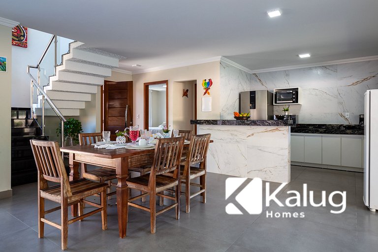 Muito espaço para criançada brincar! Casa com Piscina e Chur