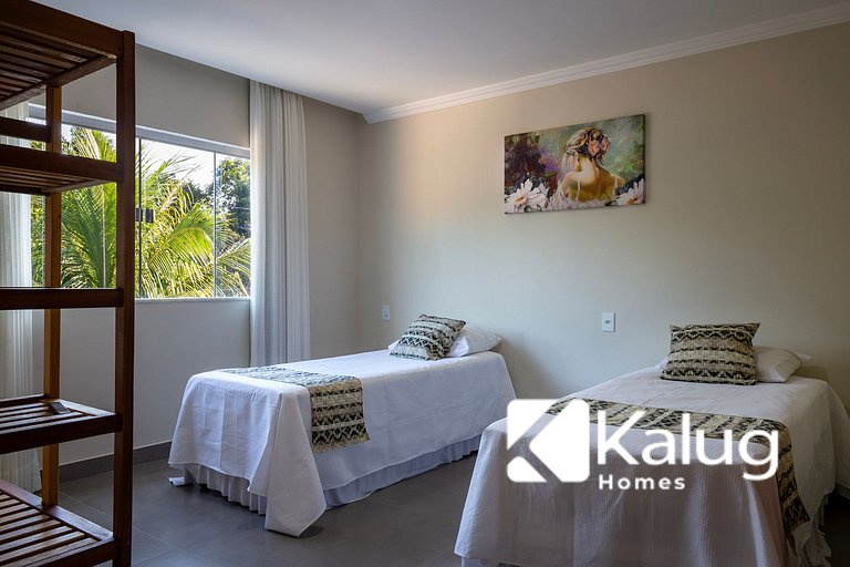 Muito espaço para criançada brincar! Casa com Piscina e Chur