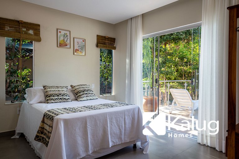 Muito espaço para criançada brincar! Casa com Piscina e Chur
