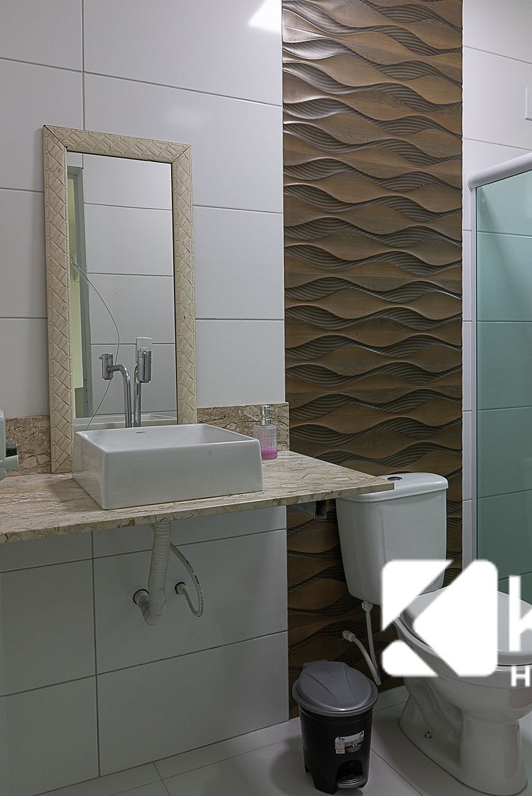 2 suítes e churrasqueira a 500m da Praia do Sul