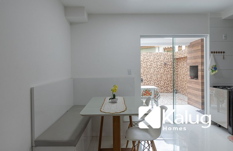 2 suítes e churrasqueira a 500m da Praia do Sul