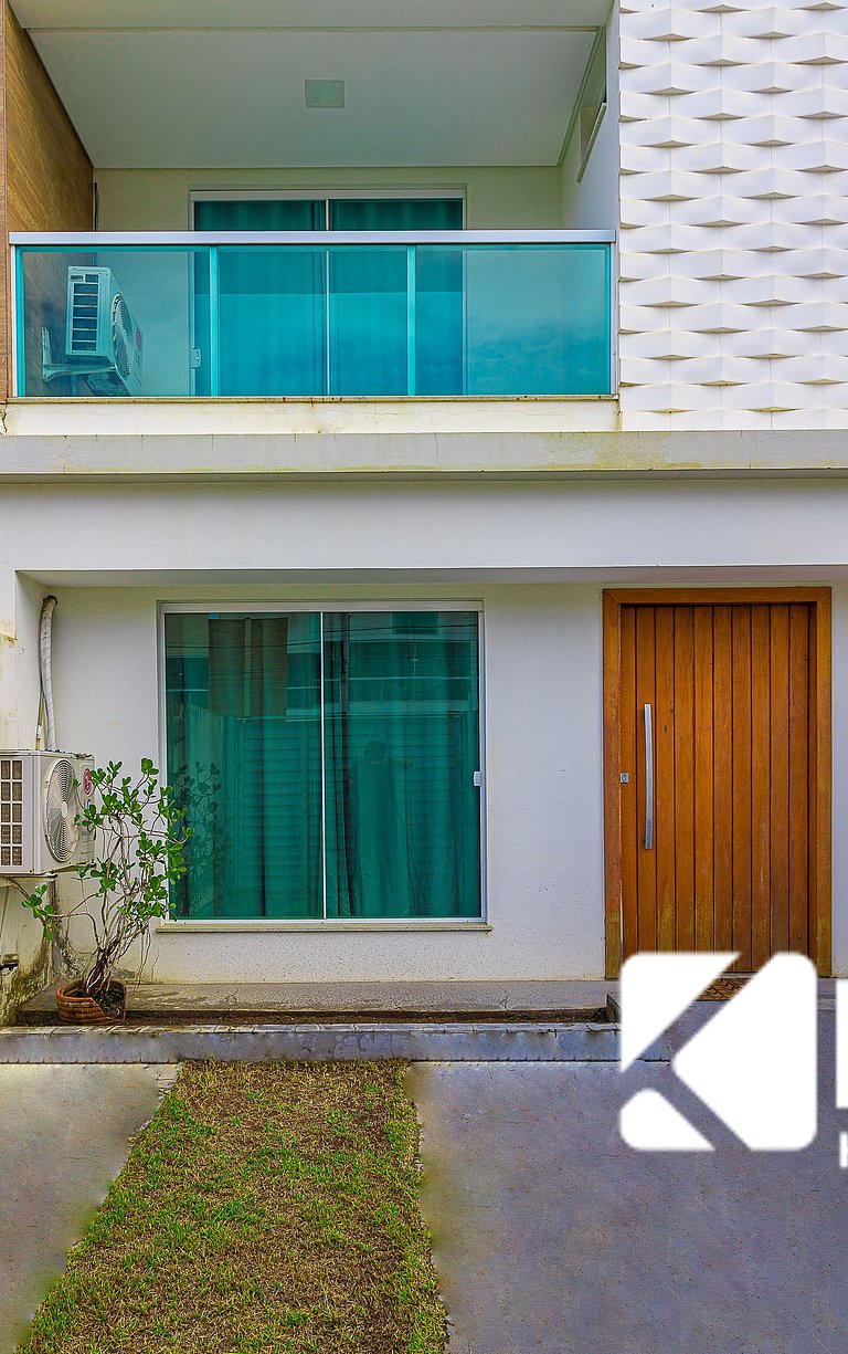 2 suítes e churrasqueira a 500m da Praia do Sul