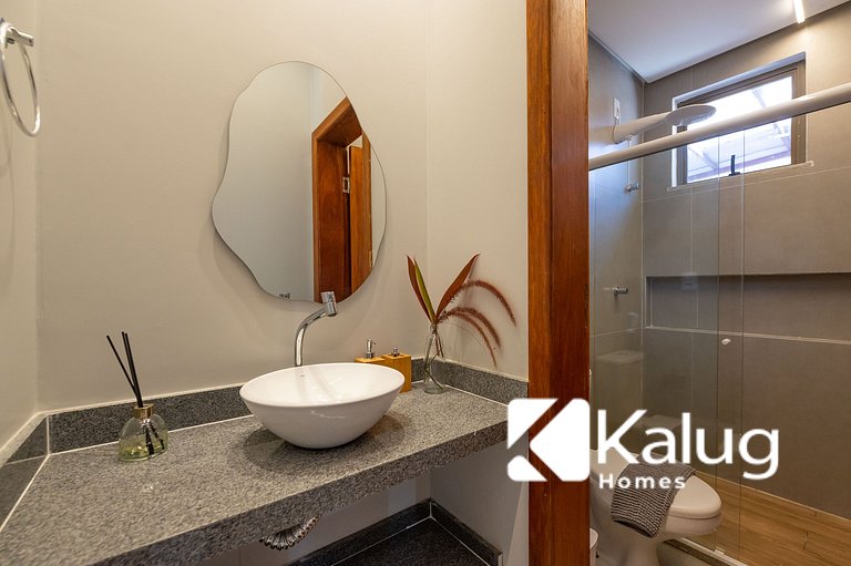 Pertinho da Vila e da Praia - 2 suítes!